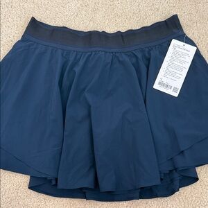 Lululemon court rival high-rise skirt